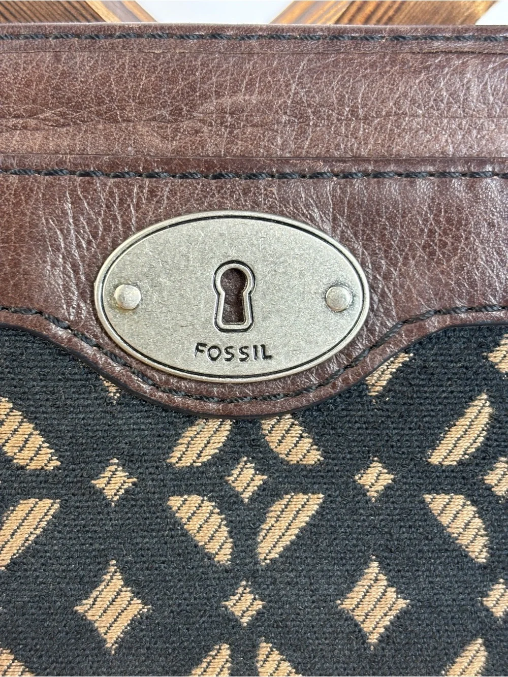 Y2K Fossil Key-Per Canvas Diamond Geometric Black/Brown Zip Around Wallet‎